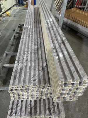 장식 laminated Pvc 내부 wpc 벽 패널을 위해 배경 그릴 디자인