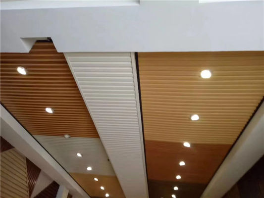 공정한 가격 B1 Wpc 벽 패널 실내 맞춤형 중공 디자인 3D 실내 벽용