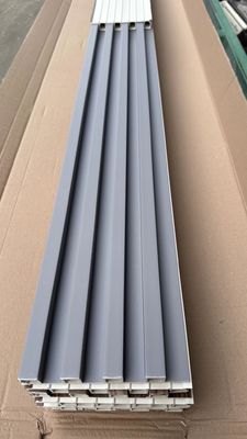 현대적인 PVC 3D 벽 패널 WPC 커버링 우드그레인 슬랫 벽 패널