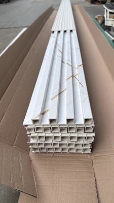 PVC 슬래트 어쿠스틱 패널 벽과 천장에 장식 WPC 패널