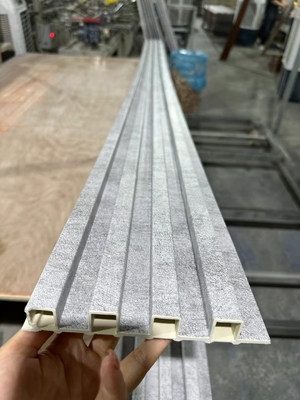 PVC 슬래트 어쿠스틱 패널 벽과 천장에 장식 WPC 패널