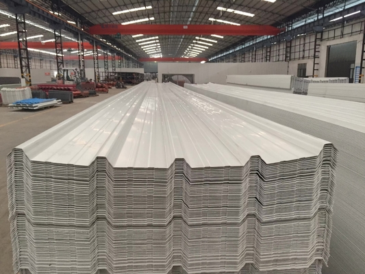 창고 지붕재 UPVC 시트 2mm UPVC 지붕 타일 공장 지붕용 긴 수명 흰색 PVC 골판 시트